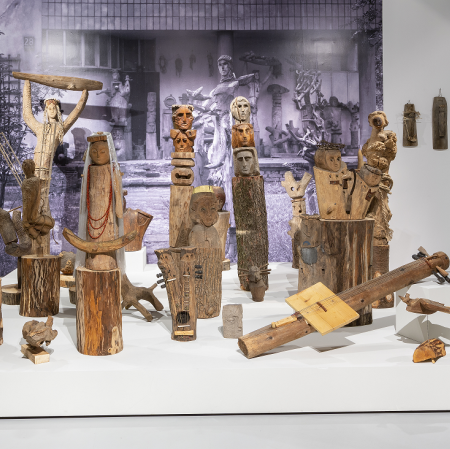 Widok na wystawę „Leopold Buczkowski. Przebłyski historii, przelotne obrazki”, 2021, fot. A. Zagrodzka, archiwum Muzeum Sztuki w Łodzi