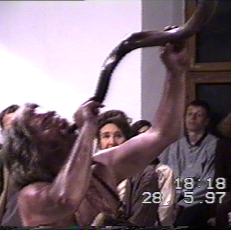Zbigniew Warpechowski, New Age - Róg pamięci, 1997, kadr z filmu, VHS, dzięki uprzejmości Galerii Monopol
