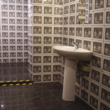 Fotografia wnętrza instalacji czysta sztuka 