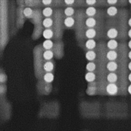 Klatki z filmu dokumentującego montaż ściany światła w Teatrze im. Stefana Jaracza w Łodzi/ Dzięki uprzejmości właściciela