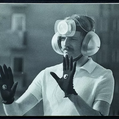 Krzysztof Wodiczko, Personal Instrument 1-3 (1969), performance documentation / Krzysztof Wodiczko, Muzeum Sztuki w Łodzi