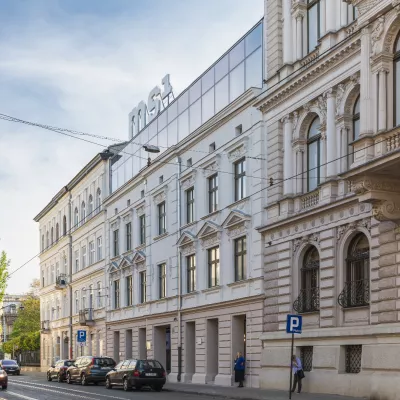 Kolorowe zdjęcie budynku MS1 