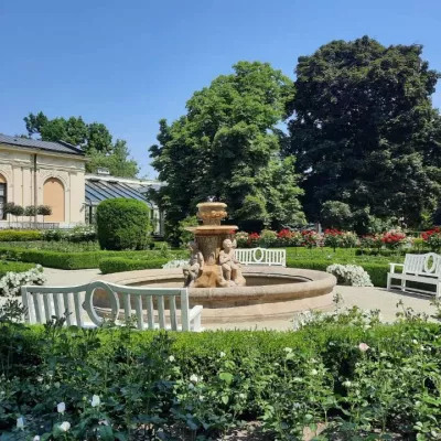 Widok na ogród Muzeum Pałac Herbsta