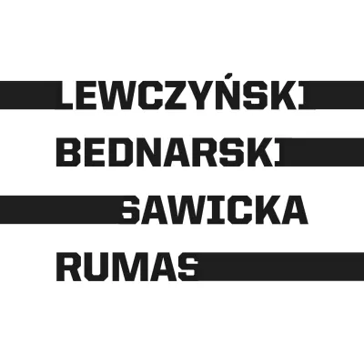 Czarne, zapisane drukowanymi literami napisy Lewczyński, Bednarski, Sawicki, Rumas